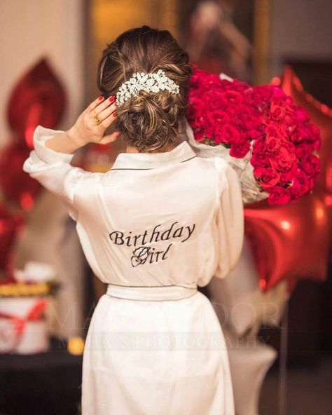 Whatsapp Dp Profile Pictures, Happy Birthday Bestie Quotes, Birthday Dpz, Dp Collection, Wedding Dress Bustle, Dps For Girls, Desi Fashion Casual, Stylish Photo Pose, Sleeves Designs For Dresses