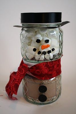 Hot chocolate and marshmallow snowman...what a great stocking stuffer! Chocolate Snowman, Baby Food Jar Crafts, Easy Diy Christmas Gifts, Snowman Gifts, Baby Food Jars, Navidad Diy, Diy Coasters, Easy Christmas Diy, Homemade Christmas Gifts