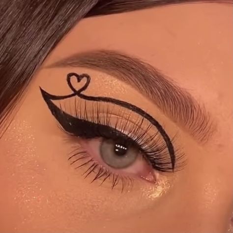 @ chloeandcosmetics on ig Geometric Eyeliner, Modern Eyeliner, Edgy Eyeliner, Trendy Eyeliner, Unique Eyeliner, Stylish Eyeliner, Cute Eyeliner, Eyeliner Trends, Creative Eyeliner