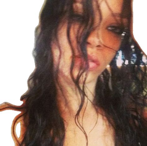 B L, The Wind, Rihanna, A Woman, Instagram Photos, Hair, Instagram