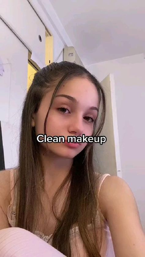 Makeup Ideas Natural Step By Step For School, Soccer Mom Makeup, How To Do No Makeup Makeup, Basic Makeup For School, Clean Make Up Look Tutorial, Simple Makeup Natural Step By Step, Make Up For 12-13, Makeup For 15 Yrs Old, It Girl Makeup Tutorial