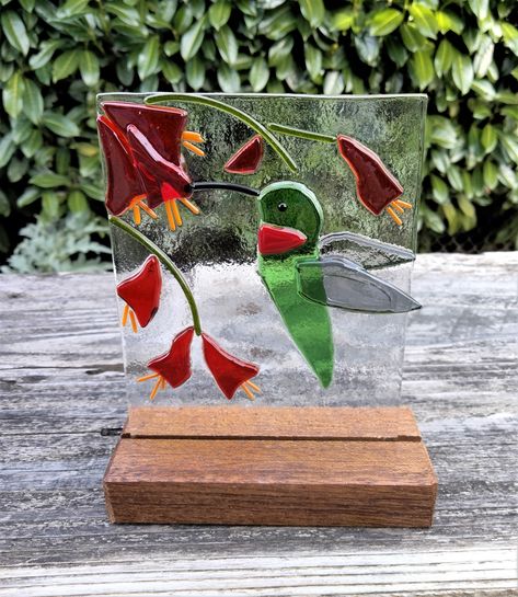 Fused Glass Hummingbird Pattern, Fused Glass Hummingbird, Fused Glass Ideas For Beginners, Glasfusing Ideas, Fused Glass Birds, Glass Lights, Fused Glass Panel, Glass Hummingbird, Glass Fusion Ideas