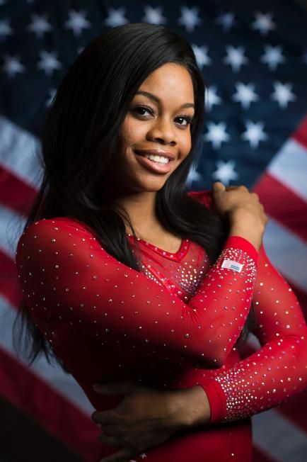 Gabby Douglas Dark Gym, Gymnastics Women, Gabrielle Douglas, Gym Poses, Famous Athletes, Women Athletes, Olympic Badminton, Olympic Party, Gymnastics Hair