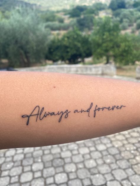 Matching Tattoos Always And Forever, Mother Daughter Word Tattoos, Forever And Always Tattoos, Always And Forever Tattoo, Wedding Date Tattoos, Matching Family Tattoos, Tattoo Klein, Wrist Tattoos Girls, Always Tattoo