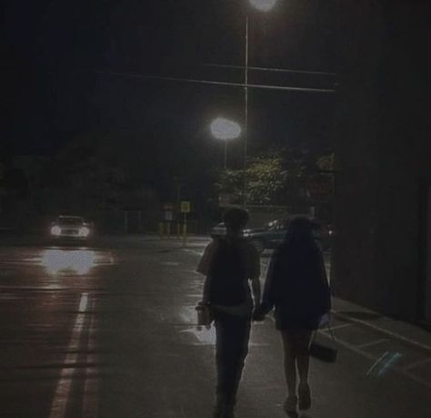 Night Vibes With Boyfriend, Walking Date Aesthetic, Walking Aesthetic Night, Late Night Couple Aesthetic, Late Night Date Aesthetic, Late Night Walks Couple, Night Walking Aesthetic, Walking Aesthetic, Boyfriend Questions