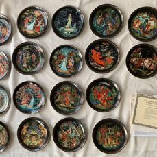 Master Devyatkin - Kholui Art Studios - Rimsky Korsakov's - Catawiki Tempera Drawing, Plate Wall Display, Russian Vintage, Plate Wall, Bradford Exchange, Russian Folk, Matryoshka Doll, Vintage Plates, Porcelain Plates