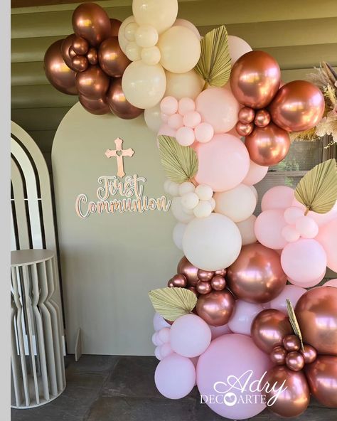 ✨️💐Stephanie's First Communion 💝✨️ Una celebración, simplemente hermosaa✨️ #firstcommunion #firstcommunionballoons #frederickmaryland Girls Communion Party Ideas, First Communion Decorations, Communion Decorations, Frederick Maryland, 1st Communion, Communion Party, June 19, First Communion, Pink Roses