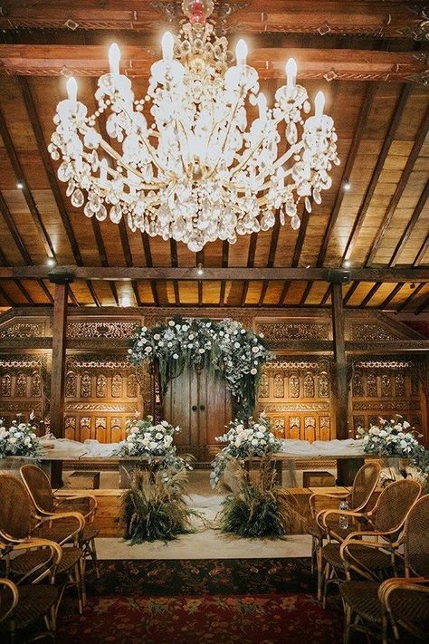 Javanese Engagement, Adat Jawa Timur, Wood Backdrop Wedding, Monocle Cafe, Pelamin Nikah, Outdoor Tent Wedding, Javanese Wedding, Wedding Photography List, Cafe London