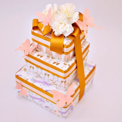 "3-Tier Wedding Cake" Gift Wrapping — Shiho Masuda Gift Wrapping Wedding Cake Gift, Japanese Gift Wrapping, Fancy Ribbon, International Gifts, 3 Tier Wedding Cakes, Cake Wraps, Cake Gift, Wedding Gift Wrapping, Japanese Gifts