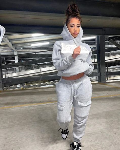 @mkaylxd on Instagram: "chillin🤍🤍 @breadchaser.store #ad" Camo Jumpsuit, Pocket Sweatpants, Pocket Hoodie, Sweatpants Set, Cargo Pocket, Tracksuit Women, Hooded Tops, Fashion Fall, Pocket Pants