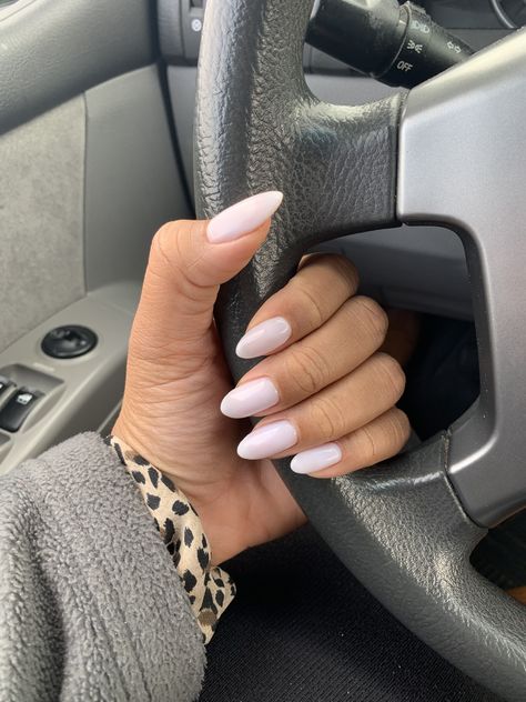 Classy Office Nails, Classy Almond Nails Natural, Simple Nails Almond Shape, Soft Almond Nails, Neutral Almond Nails Classy, Neutral Nails Almond Shape, Almond Nails Neutral, Office Nails Classy, Nails Colors 2023