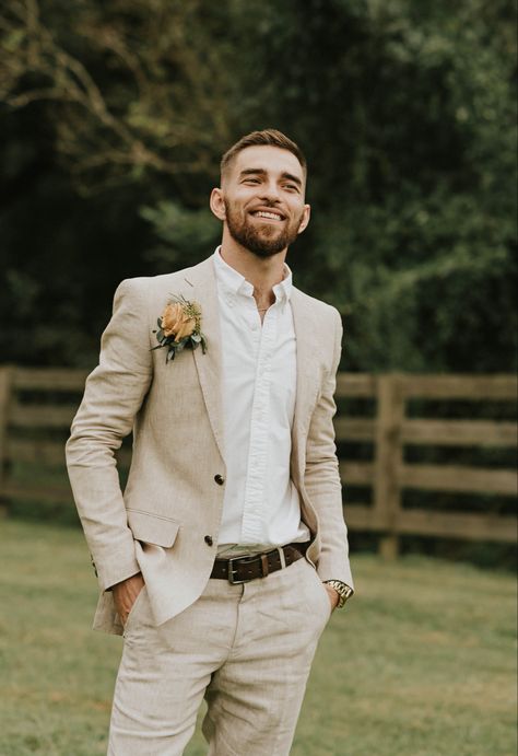 Greige Groom Suit, Summer Wedding Groom Attire Linen, Groom Attire Beige Tan Suits, Tan Groom Attire, Summer Wedding Tan Suits, Tan Groom Suit Beach Wedding, Boho Wedding Man Suit, Tan Linen Groomsmen Suits, Beige Suits Wedding Groomsmen