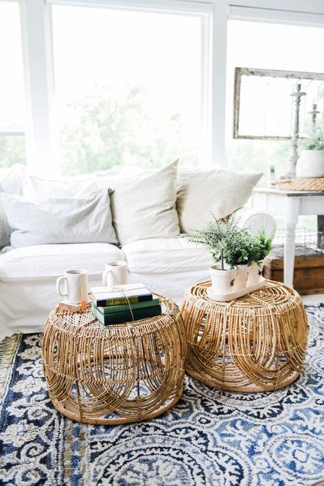 Sunroom Living Room, Furnitur Ruang Keluarga, Wicker Coffee Table, Rattan Coffee Table, Trendy Living Rooms, Home Decor Baskets, Diy Coffee Table, Diy Furniture Table, New Living Room