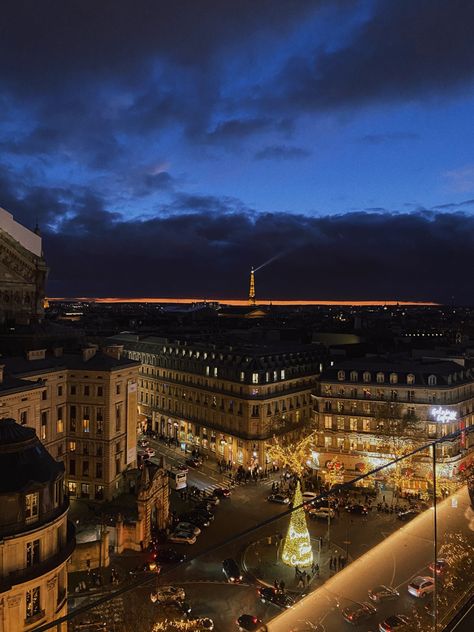 Galleries Lafayette Paris Rooftop, Lafayette Wallpaper, Evening Vibes, Lafayette Paris, Paris Rooftops, Parisian Summer, Paris Dream, Romantic Paris, Parisian Life