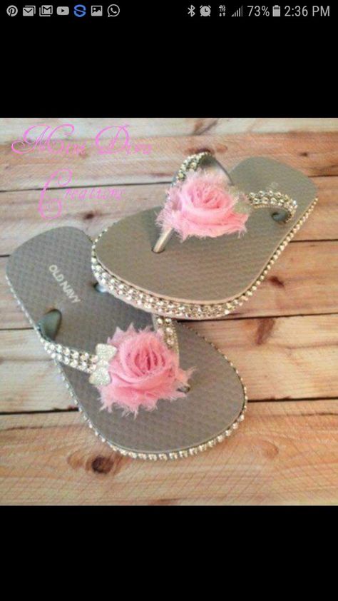 Diy Flip Flops Ideas, Flip Flop Craft, Crochet Flip Flops, Bling Flip Flops, Beaded Flip Flops, Decorating Flip Flops, Wedding Flip Flops, Diy Sandals, Diy Slippers