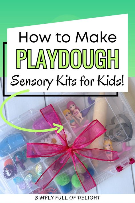 DIY playdough kit for kids Diy Playdough Tools, Play Doh Sensory Kits, Playdough Kit Ideas, Playdough Sensory Kits, Diy Sensory Kit, Diy Playdough Kit, Easy Diy Playdough, Playdough Crafts, Frozen Playdough