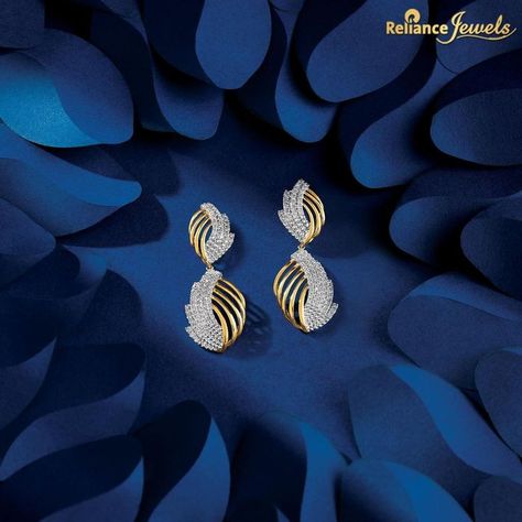 Make a statement with these scintillating diamond earrings. These fabulous dangler earrings are crafted in 14KT gold and are encrusted with high-quality diamonds.The inspiration for this beautiful set of earrings comes from aesthetics of motion. In celebration of the 15-year milestone, we have a special offer for you. You can now avail of up to 25% OFF* on gold jewellery making charges and diamond jewellery value. #RelianceJewels #BeTheMoment #AabharCollection #RishtonKiDorNayeKalKiOre Earring Photography, Dangler Earring, Dangler Earrings, Creative Poster, Creative Poster Design, Creative Posters, Diamond Jewellery, Quality Diamonds, Jewellery Making