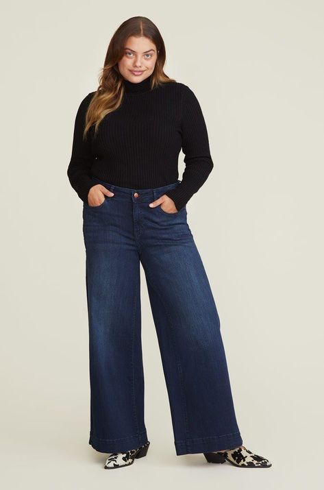 Wide Leg Jeans Outfit Plus Size, How To Wear Wide Leg Jeans, Wide Leg Jeans Plus Size, Wide Leg Jeans Outfits, Wide Leg Outfit, Curvy Casual Outfits, Flare Jeans Outfit, Outfits Gorditas, Straight Leg Jeans Outfits