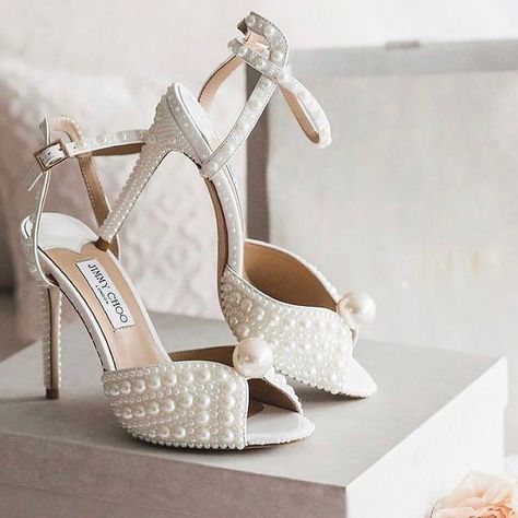 Give a girl the right pair of shoes and she can conquer the world👠​​ 📸 : @bridesjournal​ Shoes: @jimmychoo Bridal High Heels, Luxurious Brands, Bridal Shoes Low Heel, Bridal Heels, Ankle Strap High Heels, Wedding Dress Shoes, Elegant Bride, Walking Shoes Women, Wedding Sandals