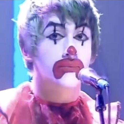 Clown Alex Turner, Alex Turner Clown Makeup, Alex Turner Halloween, Arctic Monkeys Makeup, Artic Monkeys Icons, Alex Arctic Monkeys, Monkey 3, Artic Monkeys, Lou Reed