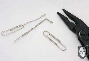 How to Make a Paperclip Lock Pick that Works Picking Locks, Tension Wrench, Diy Lock, Lock Picking Tools, Lock Pick Set, Lock Picking, Lock Pick, Urban Survival, Survival Life