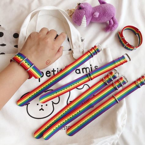 Relationship Bracelets, Bracelet Packaging, Pride Bracelet, Bracelet Love, Girl Rainbow, Friendship Jewelry, Braids With Weave, Rainbow Bracelet, Buckle Bracelet