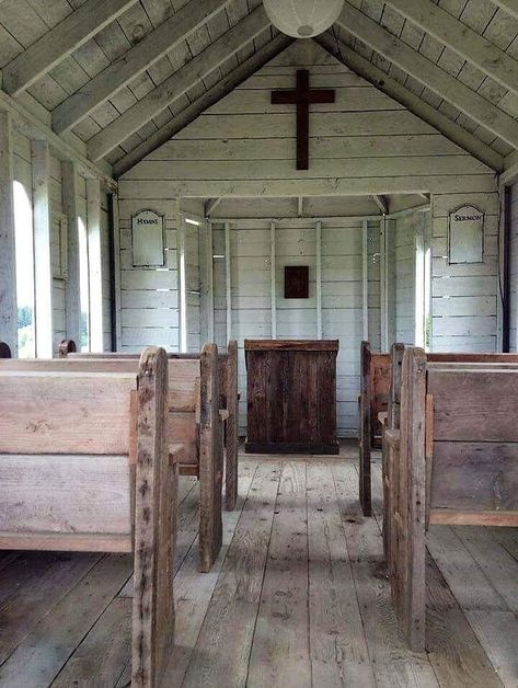 Southern Gothic Aesthetic, Kirkenes, Abandoned Churches, Old Country Churches, Take Me To Church, Old Churches, Southern Gothic, Country Church, Gothic Aesthetic