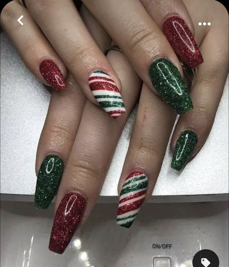 Red Sparkly Nails, Sparkly Christmas Nails, Easy Christmas Nail Art, Christmas Nail Art Ideas, Christmas Nail Art Easy, Candy Cane Nails, Red Christmas Nails, Gel Nail Art Designs, Square Nail Designs