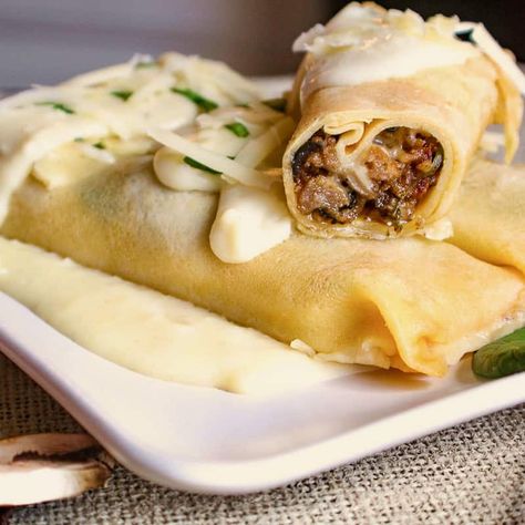 Crepe Filling Ideas Savory, Sausage Crepes, Crepe Filling Ideas, Basic Quiche, Savory Crepes Filling, Savoury Crepes, Mushroom Crepes, Basic Quiche Recipe, Crepe Filling