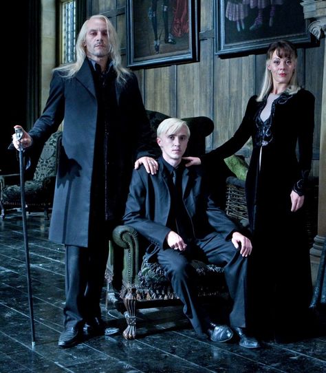 Malfoy Family, Stile Harry Potter, Draco Malfoy Aesthetic, Buku Harry Potter, Lucius Malfoy, Tom Felton Draco Malfoy, Images Harry Potter, Draco Harry Potter, Harry Potter Draco Malfoy