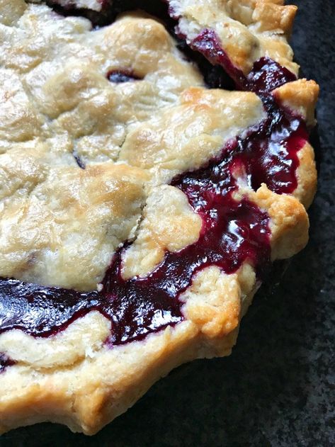 Best Blueberry Pie Recipe, Best Blueberry Pie, Blueberry Pie Recipe, Bread Biscuits, Pastries Recipes, Blueberry Desserts, Blueberry Scones, Berry Pie, Pie Safe