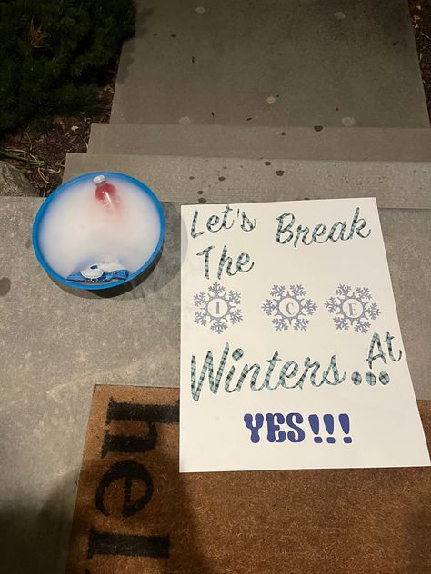 Snow Coming Proposal, Christmas Dance Proposal Ideas, Snowball Ideas Dance, Christmas Dance Asking Ideas, Snowco Proposals, Christmas Promposal, Winter Ball Proposals Ideas, Snowball Poster Ideas, Winter Formal Asking