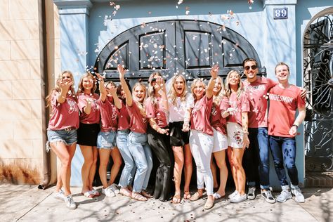 All of the Details about my Amazing Charleston Bachelorette Trip Charleston Bachelorette Party Outfits, Bachelorette Matching, Charleston Bachelorette Party, Charleston Bachelorette, Rainbow Row, Bachelorette Party Outfit, Bachelorette Trip, Bottle Service, Matron Of Honour