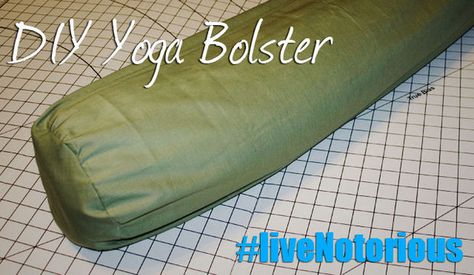 Picture of DIY Yoga Bolster Diy Yoga, Yoga Balance, Yoga Sutras, Yoga Bolster, Yoga Props, Fitness Video, Yoga Iyengar, Yoga Positions, Chakra Yoga