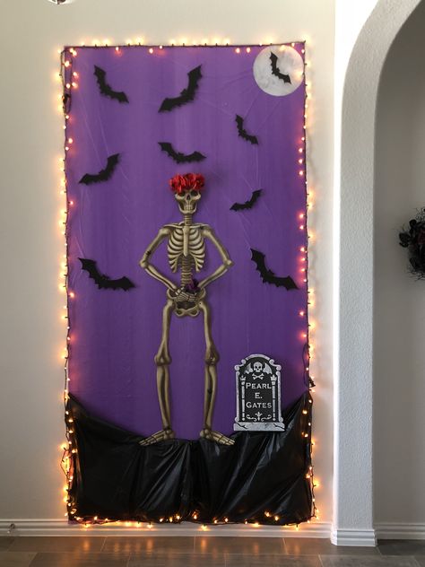 Halloween picture backdrop Halloween Picture Backdrop, Diy Halloween Pictures, Picture Backdrop, Halloween Backdrop, Halloween Crafts Decorations, Iphone Wallpaper Photos, Halloween Pictures, Diy Halloween, Backdrops For Parties