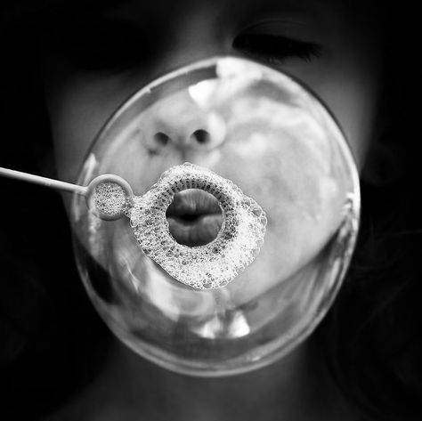 I Express My Desires And Fears In 'Deep Black' Photos | Bored Panda Foto Tips, Blowing Bubbles, French Photographers, Man Ray, Foto Art, White Picture, Jolie Photo, Black White Photos, Foto Inspiration