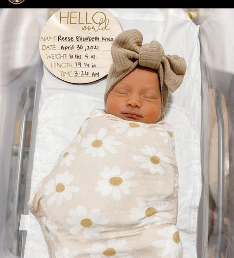 Diy Birth Announcement Photo, Newborn Arrival Outfit, April Newborn Outfits, Caden Lane Birth Announcement, Newborn Arrival Pictures, Newborn Hospital Bassinet Pictures, Baby Announcement Hospital Picture, Baby Girl Announcement Outfit, Hospital Newborn Announcement