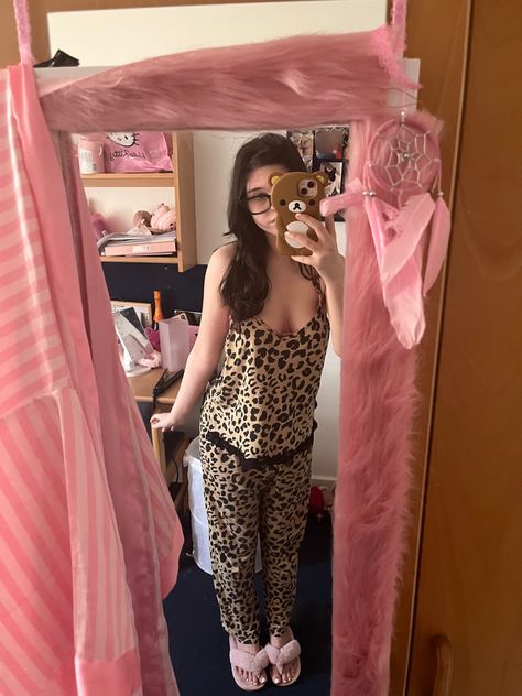 2000s Pjs Aesthetic, Bimbocore Pajamas, Y2k Pyjamas, 2000s Sleepover Aesthetic, Cute Pink Pajamas Aesthetic, Hyperfeminine Pajamas, Pink Coquette Sleepwear For Night, Y2k Pjs, Y2k Pajamas