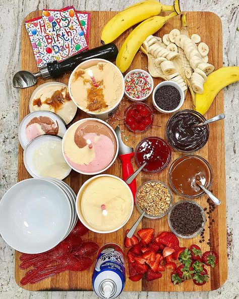 Banana Split Board by The BakerMama Slumber Party Foods, Breakfast Vibes, Breakfast Boards, Snack Boards, Beautiful Boards, Baby Meals, Food Boards, Movie Night Snacks, Holiday Party Foods