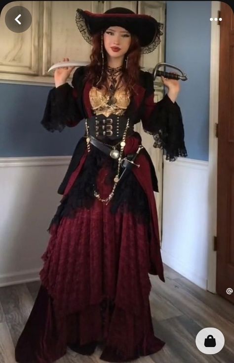 Pirates Outfit Female, Yb Outfits, Reinassance Outfits, Pirate Vibes, Pirate Skirt, Faire Outfit, Ren Faire Outfits, Medieval Fair, Ren Faire Costume