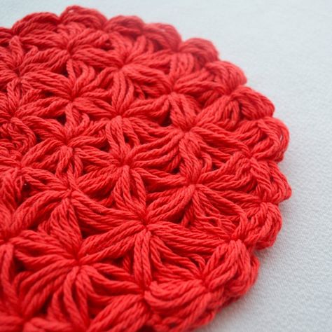 Cute Crochet Blanket, Crochet Trivet, Crochet Blanket Stitch, Mug Cover, Quick Crochet Gifts, Crochet Mug, Fast Crochet, Crochet Christmas Gifts, Free Pattern Download