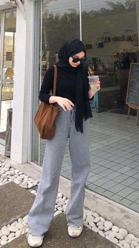 Daily Ootd Casual Simple, Hijab Casual Outfit, Outfit Hijab Ideas, Outfit Hijab Simple, Ootd Hijab Style, Outfit Hijab Casual, Ootd Hijab Casual, Stile Hijab, Muslim Outfits Casual