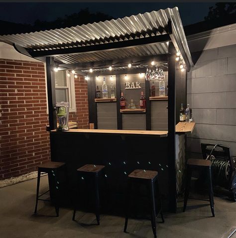 Bar Outdoor Design, Bloom Bar, Outdoor Bar Area, Bar Mini, Diy Outdoor Bar, Coffee Bar Design, Outside Bars, Outdoor Patio Bar, Outdoor Bbq Kitchen