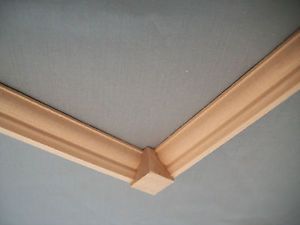 inside corner block: ceiling or floor! Inside Corner Molding, Diy Corner Clamp, Crown Molding Corner Blocks, Trim Carpentry, Plinth Blocks, Ceiling Trim, Corner Moulding, House Trim, Trim Molding