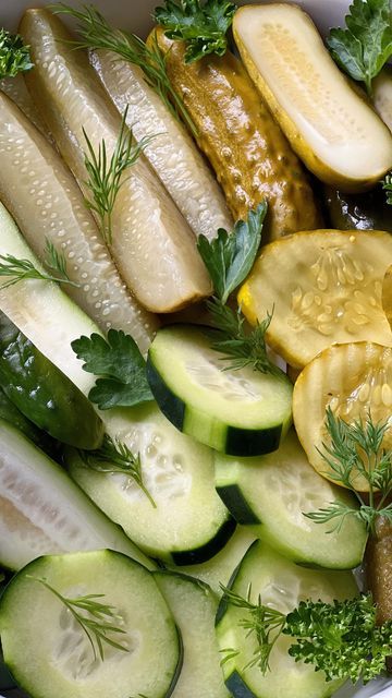 Marissa • That Cheese Plate on Instagram: "THAT PICKLE PLATE 🥒 For all the pickle lovers out there. I kept it strictly cucumbers for taste test purposes, and honestly would serve alongside a cheese plate at a party. PICKLES: 〰️ Half Sour 〰️ Quick Pickle (recipe in my first cookbook) 〰️ Kosher Dill 〰️ Bread and Butter 〰️ Cornichons 〰️ Spicy Garlic What’s your favorite type of pickle?! #ThatPicklePlate #PicklePlate" Pickle Plate, Dill Bread, Quick Pickle Recipe, Quick Pickle, Pickled Olives, Pickle Recipe, Gobble Gobble, Taste Test, Yummy Comfort Food