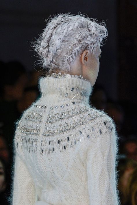 _moncler_gamme_rouge_fall_2013 Green Inspiration, Moncler Jacket, Knitted Wit, Knitwear Fashion, Snow Queen, Knitwear Design, Knit Fashion, Looks Style, Knitting Inspiration