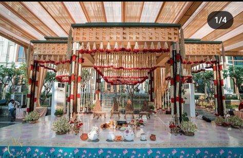 Varanasi Wedding, Indoor Mandap, Muhurtham Decor, Traditional Mandap, Wedding Stage Decor, Flower Garland Wedding, Mughal Architecture, Highland Wedding, Stage Decor