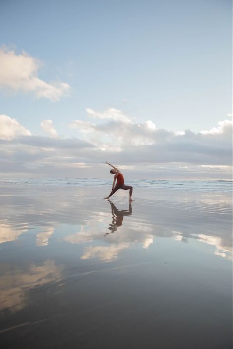 Yoga Astethic Photos, Nature Yoga Photoshoot, Yoga Aesthetic Nature, Marram Montauk, Artistic Yoga Photography, Yoga Aesthetic Photography, Yoga Mirror, Yoga Photography Outdoor, Beach Yoga Photography