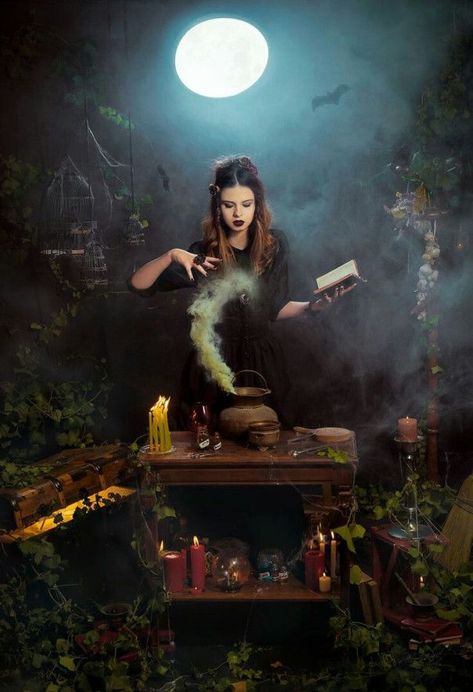 Witch Photos, Witch Craft, Fantasy Photography, Halloween Photoshoot, Season Of The Witch, Beltane, Witch Aesthetic, Witch Art, Witchy Woman