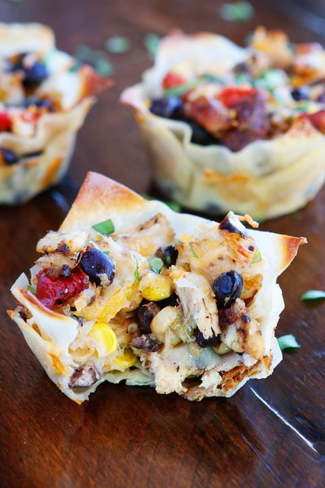 Make these fun Southwestern Entertaining Ideas: Wonton Wrappers in a Muffin Tin! Great for using up leftover rotisserie chicken or boneless, skinless chicken breasts. Southwest Chicken Wontons, Wonton Chicken Cups, Southwest Chicken Wonton Cups, Chicken Won Tons Recipes, Southwest Wonton Cups, Chicken Cups, Wonton Wrapper Recipes, Southwestern Chicken, Wonton Cups